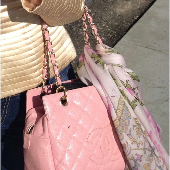 Gorgeous CHANEL bag - Picture 2 of 6